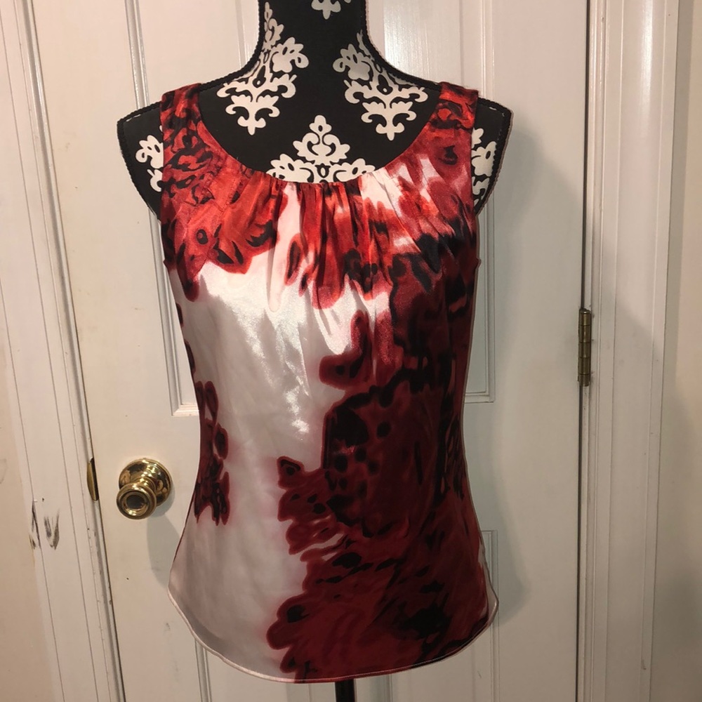 NWT Tahari Top
